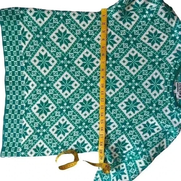 Cabin Creek Green/ white poinsettias pattern crew neck style sweater. - Picture 9 of 12